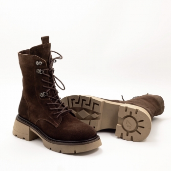 Дамски боти в кафяво