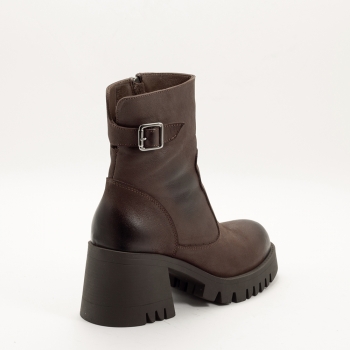 Дамски боти в кафяво