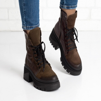 Дамски боти в кафяво