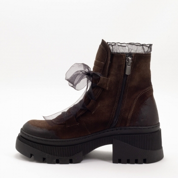 Дамски боти в кафяво