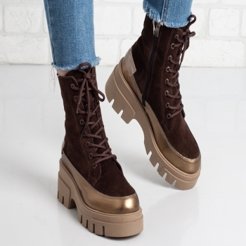 Дамски боти в кафяво