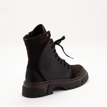 Дамски боти в кафяво Дамски боти в кафяво