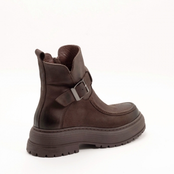 Дамски боти в кафяво