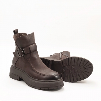 Дамски боти в кафяво