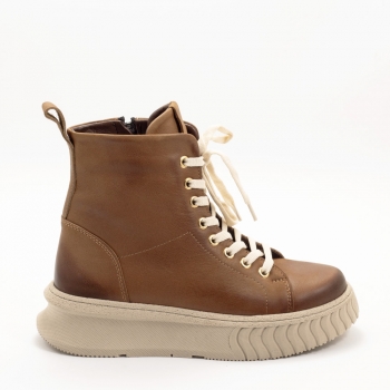 Дамски боти в камел