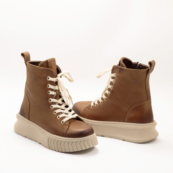 Дамски боти в камел