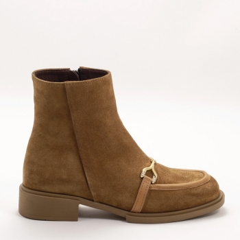 Дамски боти в камел