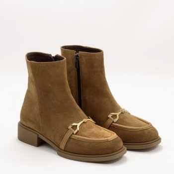 Дамски боти в камел