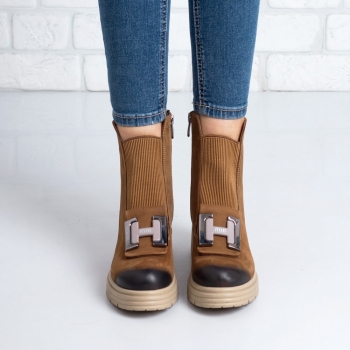 Дамски боти в камел