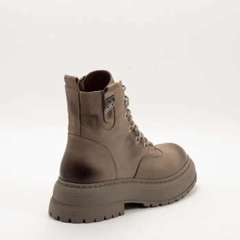 Дамски боти в тъмно бежово