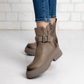 Дамски боти в тъмно бежово