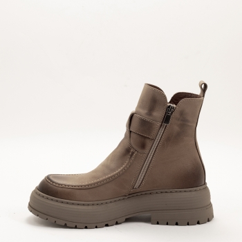 Дамски боти в тъмно бежово