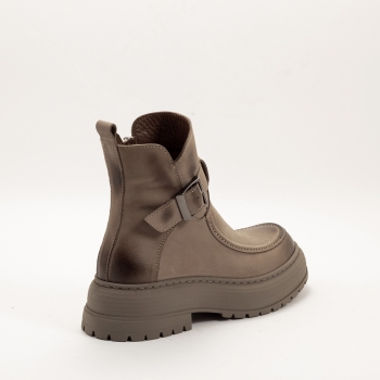 Дамски боти в тъмно бежово