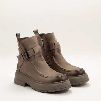 Дамски боти в тъмно бежово