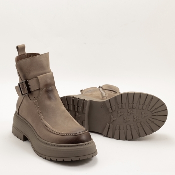 Дамски боти в тъмно бежово