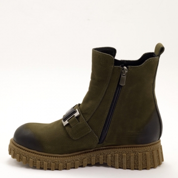 Дамски боти в тъмно зелено Дамски боти в тъмно зелено