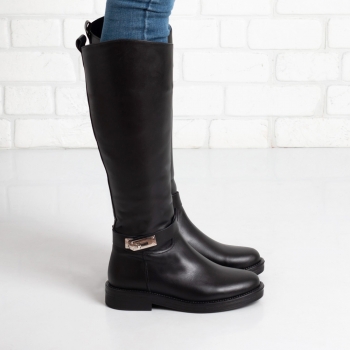 Дамски ботуши в черно