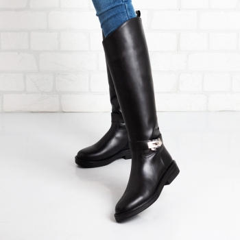 Дамски ботуши в черно