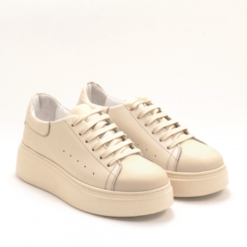 Дамски кецове в бежово