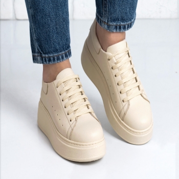 Дамски кецове в бежово