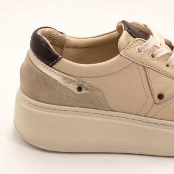 Дамски кецове в бежово