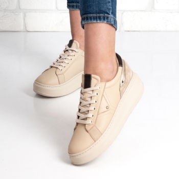 Дамски кецове в бежово