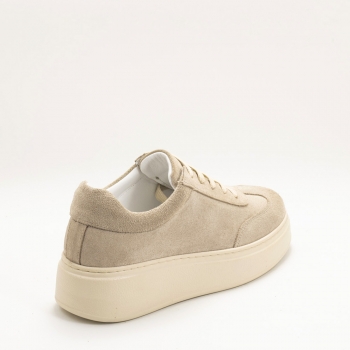 Дамски кецове в бежово