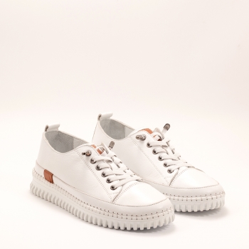 Дамски кецове в бяло