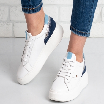 Дамски кецове в бяло и синьо