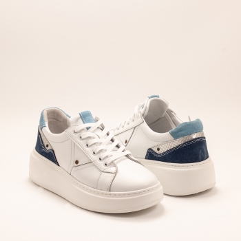 Дамски кецове в бяло и синьо