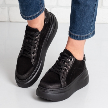 Дамски кецове в черно