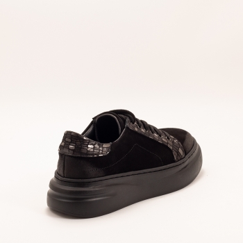 Дамски кецове в черно