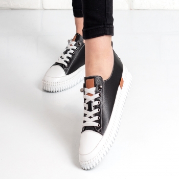 Дамски кецове в черно и бяло