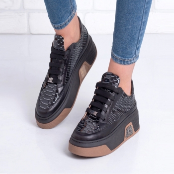 Дамски кецове в черно и сребристо