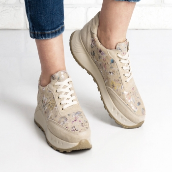 Дамски маратонки в бежово