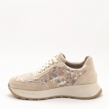 Дамски маратонки в бежово