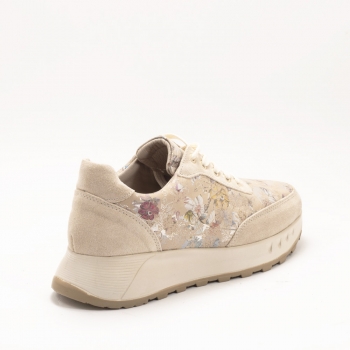 Дамски маратонки в бежово