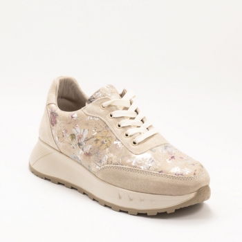 Дамски маратонки в бежово