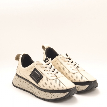 Дамски маратонки в бежово