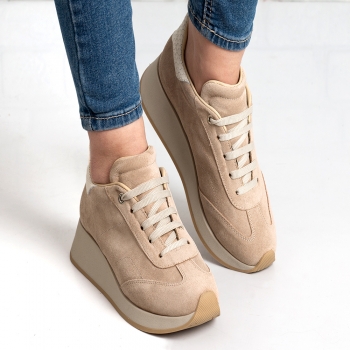 Дамски маратонки в бежово