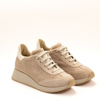 Дамски маратонки в бежово