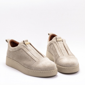 Дамски маратонки в бежово