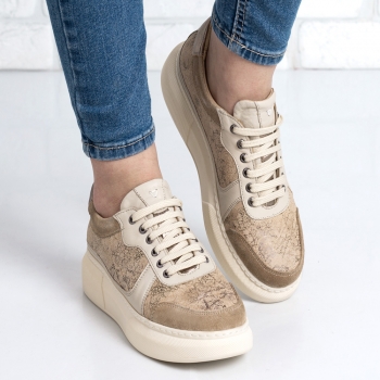 Дамски маратонки в бежово и златисто