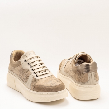 Дамски маратонки в бежово и златисто