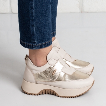 Дамски маратонки в бежово и златисто