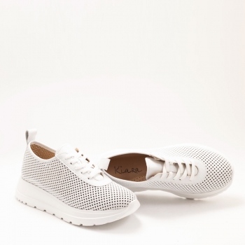 Дамски маратонки в бяло