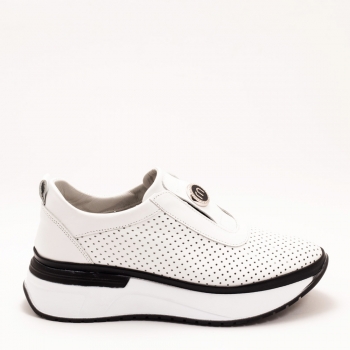 Дамски маратонки в бяло