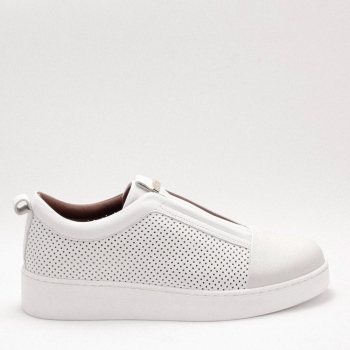 Дамски маратонки в бяло