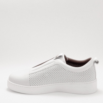 Дамски маратонки в бяло