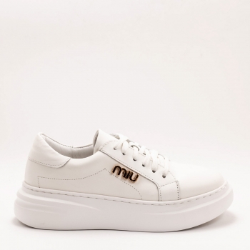 Дамски маратонки в бяло